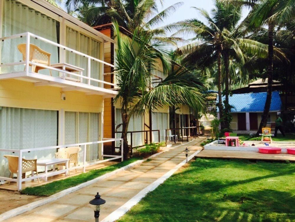 Oyo 10143 Tahira Beach Resort Mandrem Exterior foto